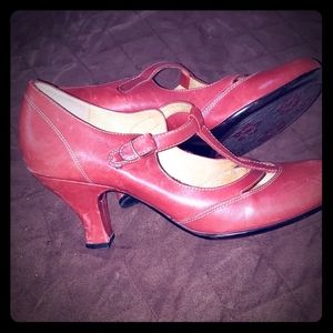 Mary Jane kitten heel